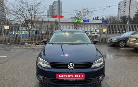 Volkswagen Jetta VI, 2011 год, 1 050 000 рублей, 3 фотография