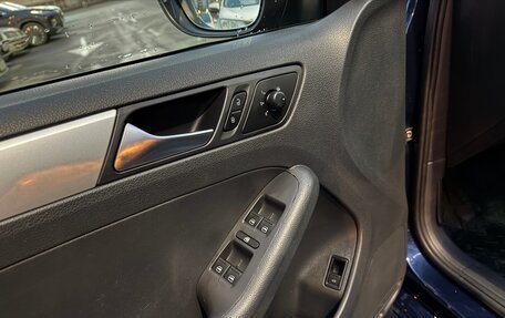 Volkswagen Jetta VI, 2011 год, 1 050 000 рублей, 13 фотография