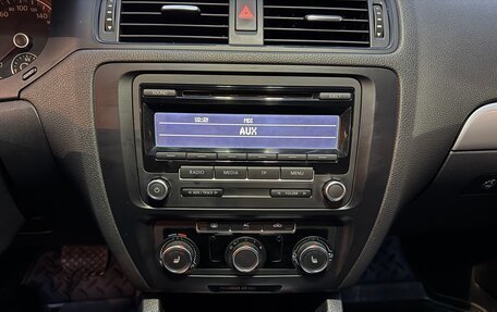 Volkswagen Jetta VI, 2011 год, 1 050 000 рублей, 16 фотография