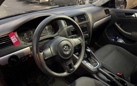 Volkswagen Jetta VI, 2011 год, 1 050 000 рублей, 12 фотография