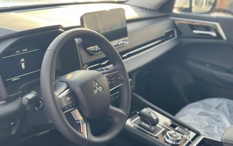 Mitsubishi Outlander, 2023 год, 3 890 000 рублей, 10 фотография