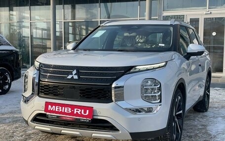 Mitsubishi Outlander, 2023 год, 3 890 000 рублей, 2 фотография