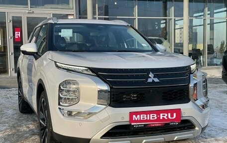 Mitsubishi Outlander, 2023 год, 3 890 000 рублей, 4 фотография