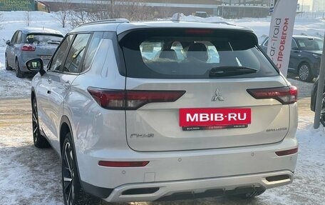 Mitsubishi Outlander, 2023 год, 3 890 000 рублей, 7 фотография