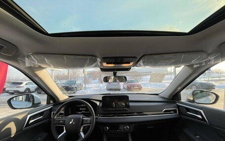 Mitsubishi Outlander, 2023 год, 3 890 000 рублей, 21 фотография