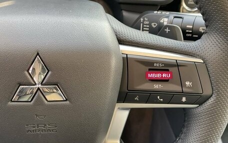 Mitsubishi Outlander, 2023 год, 3 890 000 рублей, 19 фотография