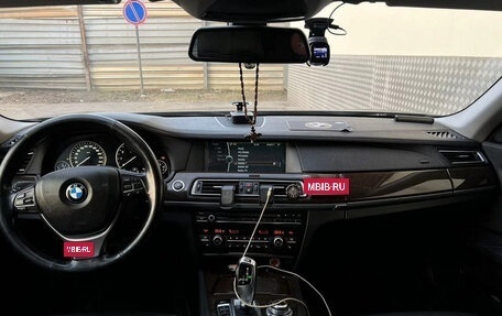 BMW 7 серия, 2011 год, 1 750 000 рублей, 4 фотография