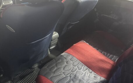 Mitsubishi Carisma I, 1998 год, 100 000 рублей, 4 фотография