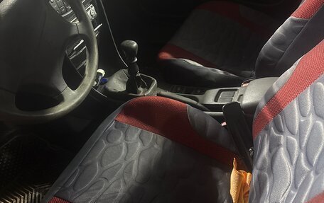 Mitsubishi Carisma I, 1998 год, 100 000 рублей, 5 фотография