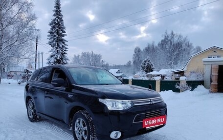Mitsubishi Outlander III рестайлинг 3, 2013 год, 1 650 000 рублей, 7 фотография