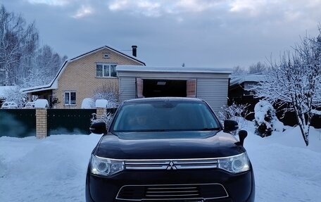 Mitsubishi Outlander III рестайлинг 3, 2013 год, 1 650 000 рублей, 11 фотография