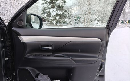 Mitsubishi Outlander III рестайлинг 3, 2013 год, 1 650 000 рублей, 22 фотография