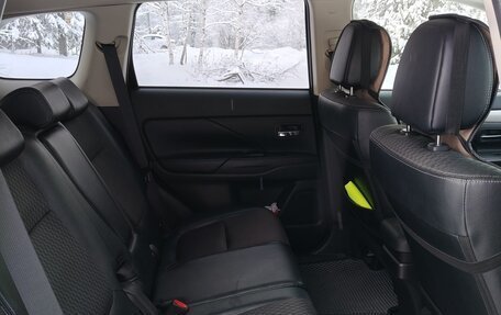 Mitsubishi Outlander III рестайлинг 3, 2013 год, 1 650 000 рублей, 23 фотография