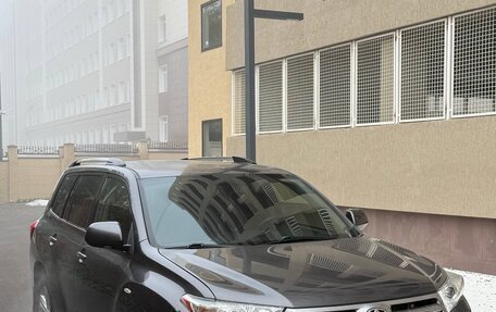 Toyota Highlander III, 2012 год, 2 050 000 рублей, 1 фотография