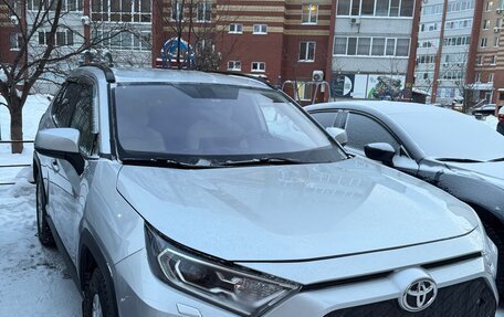 Toyota RAV4, 2021 год, 4 500 000 рублей, 2 фотография