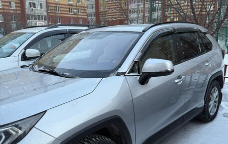 Toyota RAV4, 2021 год, 4 500 000 рублей, 3 фотография