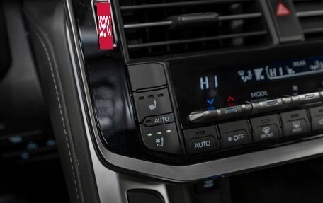 Toyota Land Cruiser, 2025 год, 15 200 000 рублей, 28 фотография