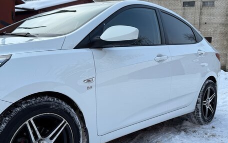 Hyundai Solaris II рестайлинг, 2015 год, 1 100 000 рублей, 8 фотография