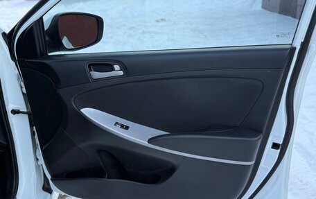 Hyundai Solaris II рестайлинг, 2015 год, 1 100 000 рублей, 30 фотография