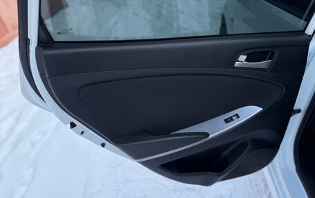 Hyundai Solaris II рестайлинг, 2015 год, 1 100 000 рублей, 25 фотография