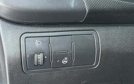 Hyundai Solaris II рестайлинг, 2015 год, 1 100 000 рублей, 26 фотография