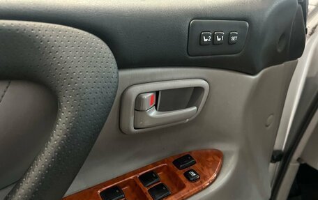 Toyota Land Cruiser 100 рестайлинг 2, 2006 год, 1 849 000 рублей, 11 фотография