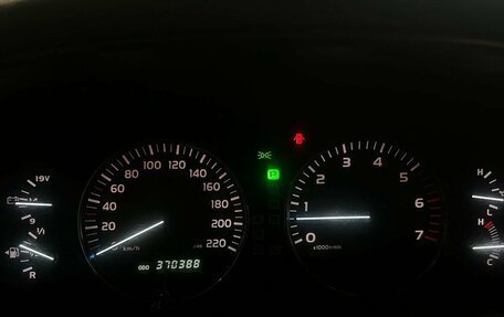 Toyota Land Cruiser 100 рестайлинг 2, 2006 год, 1 849 000 рублей, 18 фотография