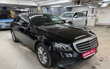 Mercedes-Benz E-Класс, 2019 год, 2 150 000 рублей, 6 фотография