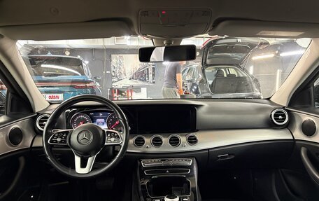 Mercedes-Benz E-Класс, 2019 год, 2 150 000 рублей, 15 фотография