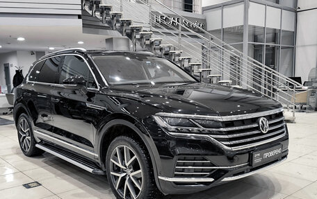 Volkswagen Touareg III, 2018 год, 4 550 000 рублей, 3 фотография