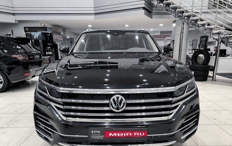 Volkswagen Touareg III, 2018 год, 4 550 000 рублей, 2 фотография