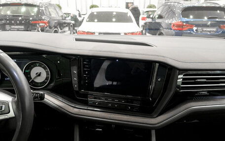 Volkswagen Touareg III, 2018 год, 4 550 000 рублей, 18 фотография