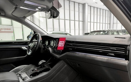 Volkswagen Touareg III, 2018 год, 4 550 000 рублей, 13 фотография