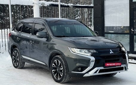 Mitsubishi Outlander III рестайлинг 3, 2021 год, 2 519 000 рублей, 1 фотография