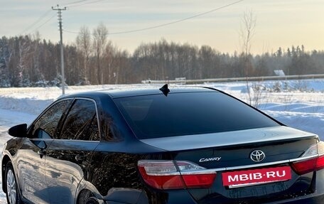 Toyota Camry, 2017 год, 1 956 000 рублей, 6 фотография