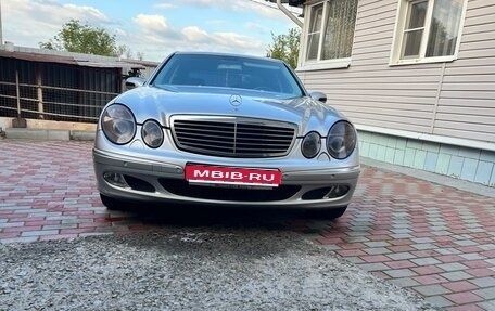 Mercedes-Benz E-Класс, 2004 год, 750 000 рублей, 1 фотография