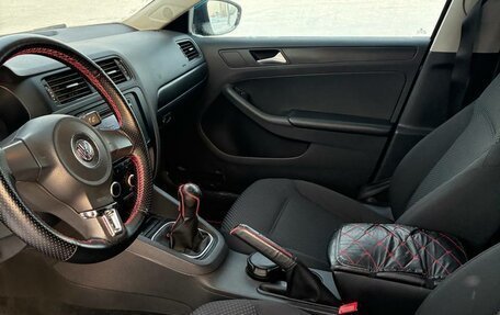 Volkswagen Jetta VI, 2013 год, 1 000 001 рублей, 9 фотография