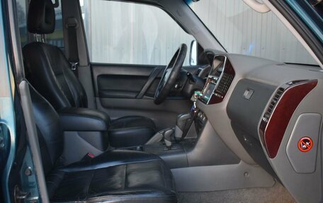 Mitsubishi Pajero III рестайлинг, 2002 год, 719 999 рублей, 22 фотография