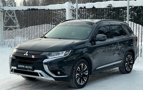 Mitsubishi Outlander III рестайлинг 3, 2021 год, 2 519 000 рублей, 3 фотография