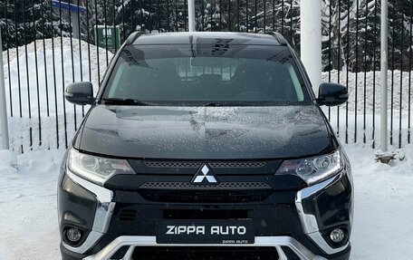 Mitsubishi Outlander III рестайлинг 3, 2021 год, 2 519 000 рублей, 2 фотография