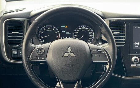 Mitsubishi Outlander III рестайлинг 3, 2021 год, 2 519 000 рублей, 12 фотография