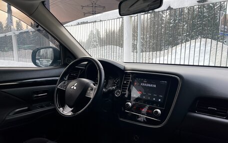 Mitsubishi Outlander III рестайлинг 3, 2021 год, 2 519 000 рублей, 9 фотография
