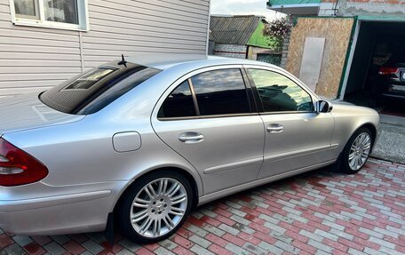 Mercedes-Benz E-Класс, 2004 год, 750 000 рублей, 3 фотография