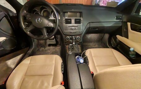 Mercedes-Benz C-Класс, 2010 год, 1 500 000 рублей, 7 фотография