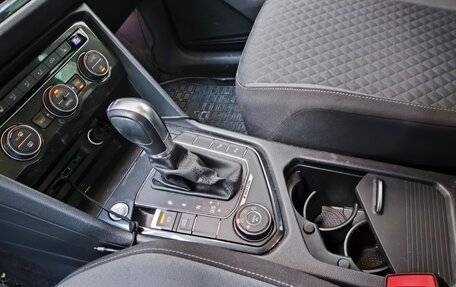 Volkswagen Tiguan II, 2018 год, 3 000 000 рублей, 9 фотография