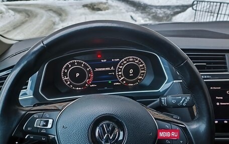 Volkswagen Tiguan II, 2018 год, 3 000 000 рублей, 13 фотография