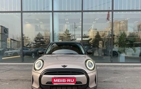 MINI Hatch, 2022 год, 1 650 000 рублей, 2 фотография