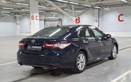 Toyota Camry, 2018 год, 2 970 000 рублей, 6 фотография