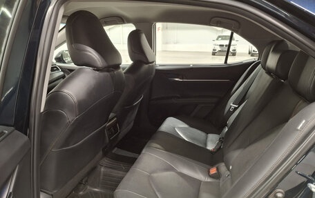 Toyota Camry, 2018 год, 2 970 000 рублей, 15 фотография