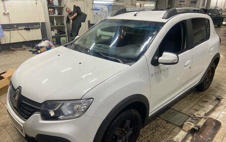 Renault Sandero II рестайлинг, 2019 год, 1 020 000 рублей, 1 фотография